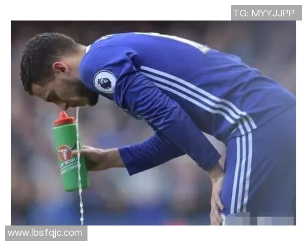 足球明星的饮料选择揭秘他们的健康与表现之道